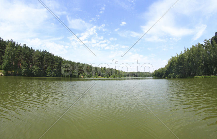 На реке в парке