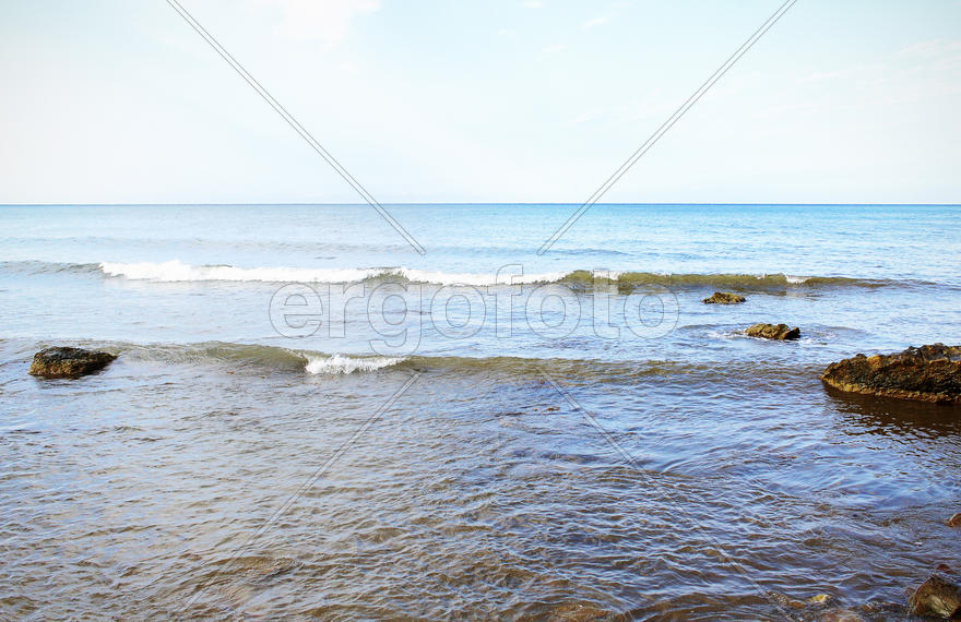 Волны бегущие по морю