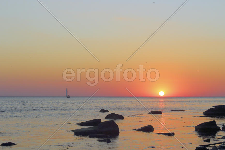 Закат в море