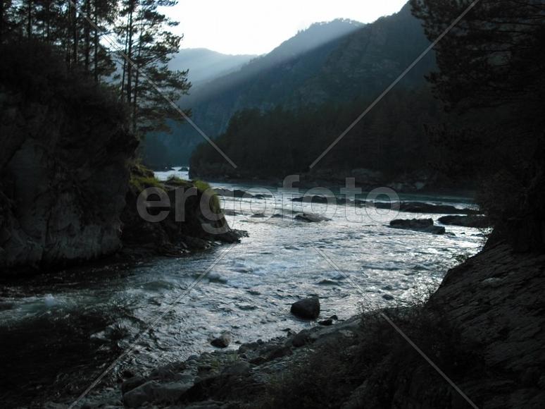 Чемал впадает в Катунь