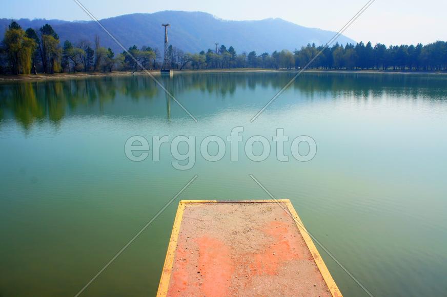 Причал на озере