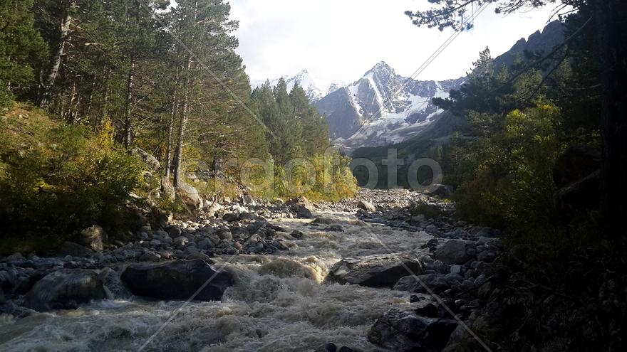 Гора Тихтинген в Чегемском ущелье КБР
