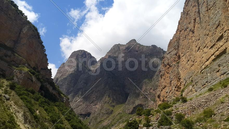 Горы в Чегемском ущелье КБР