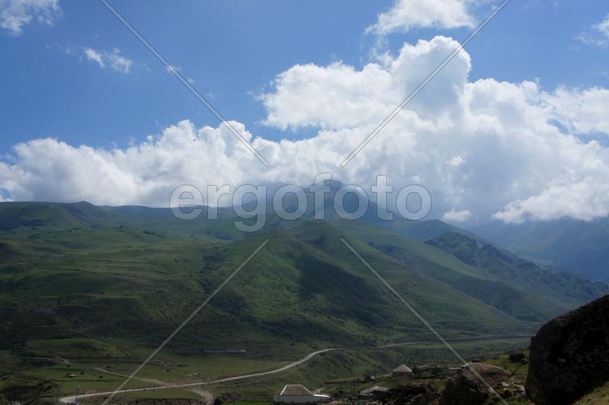 Старое поселение в селе Эль-Тюбю в КБР