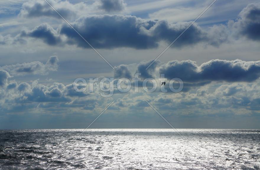 Облака над морем