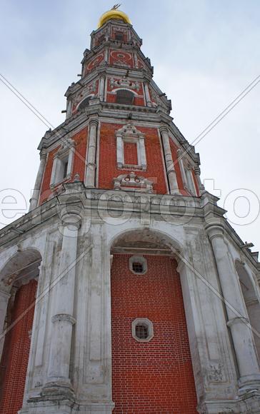 Колокольня в Новодевичьем монастыре