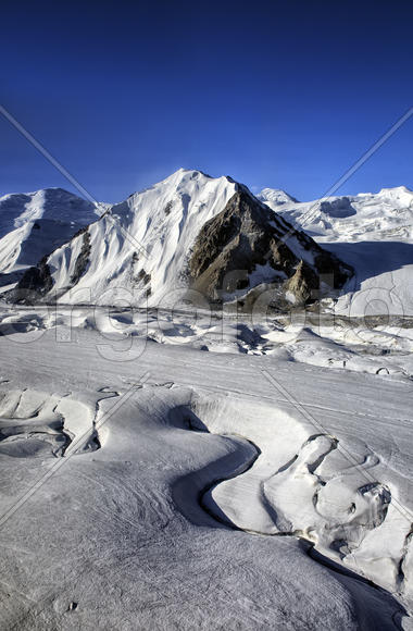 Ледники в горах.