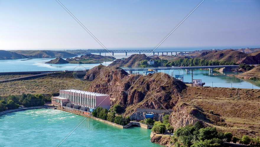 ГЭС на Капчагайском водохранилище.