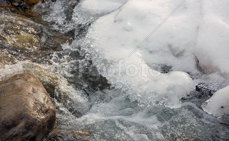 Снег, вода и камни.