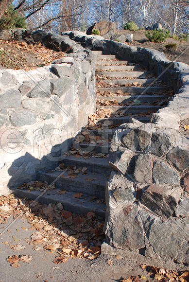 Каменные ступеньки