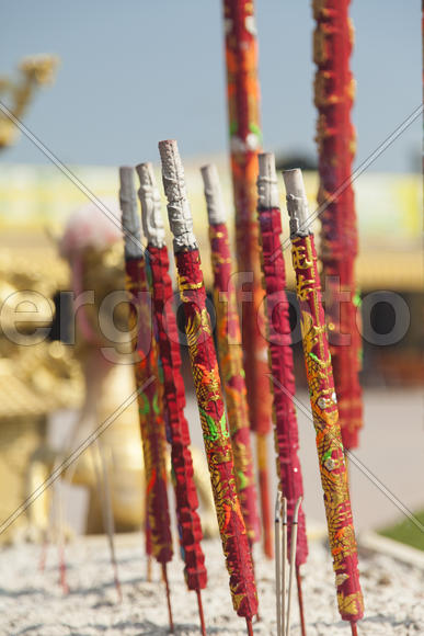 The old Buddhist temple costs waiting for Buddhist parishioners