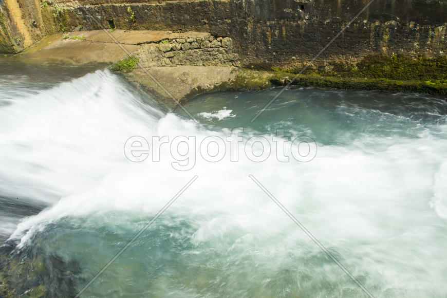 The falls in mountains rustle for all who will wish to hear