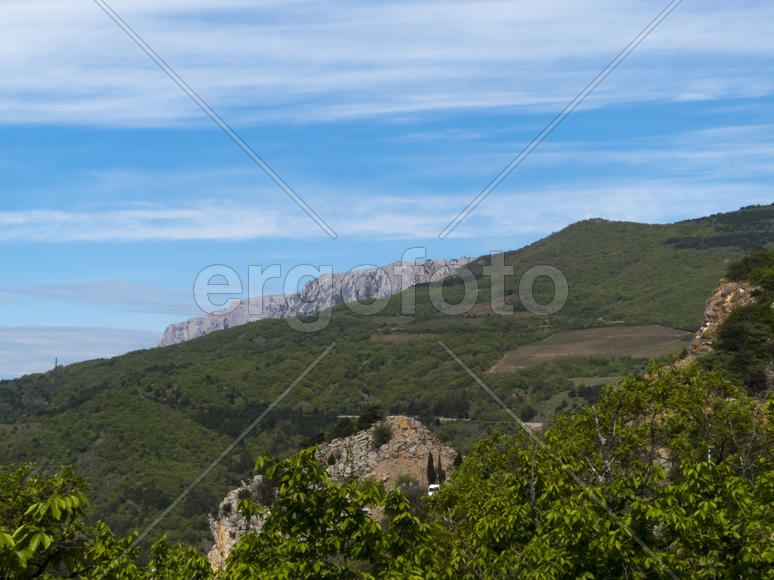 Mountains majestically tower it is necessary to all in the afternoon