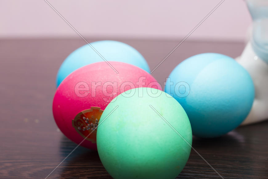 Several Easter eggs lie and wait when they are eaten