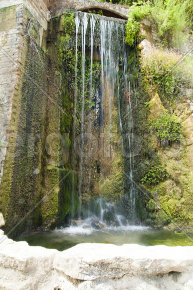 The falls in mountains rustle for all who will wish to hear