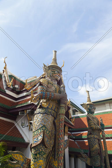 The beautiful Buddhist temple is pleasing to the eye of visitors and parishioners