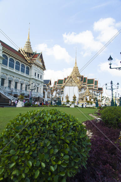 The beautiful Buddhist temple is pleasing to the eye of visitors and parishioners