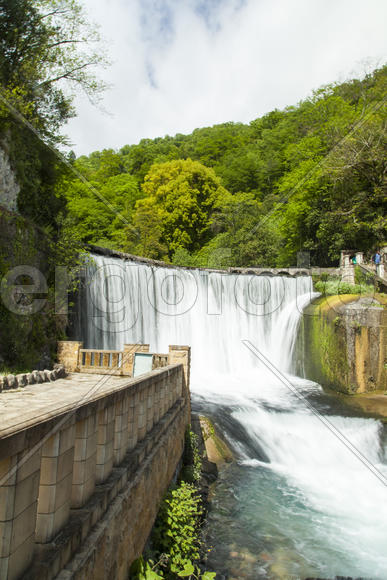 The falls in mountains rustle for all who will wish to hear