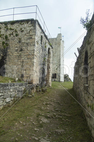 Ruins of ancient fortress remind people of last eras