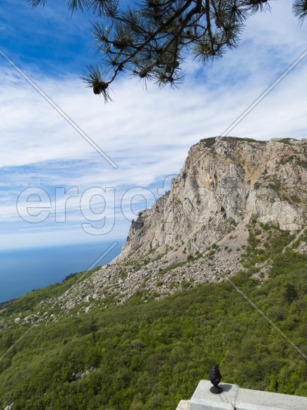 Mountains majestically tower it is necessary to all in the afternoon