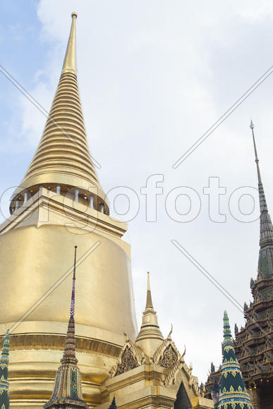 The beautiful Buddhist temple is pleasing to the eye of visitors and parishioners