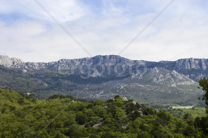 Mountains majestically tower it is necessary to all in the afternoon