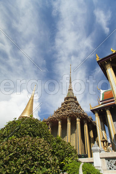 The beautiful Buddhist temple is pleasing to the eye of visitors and parishioners