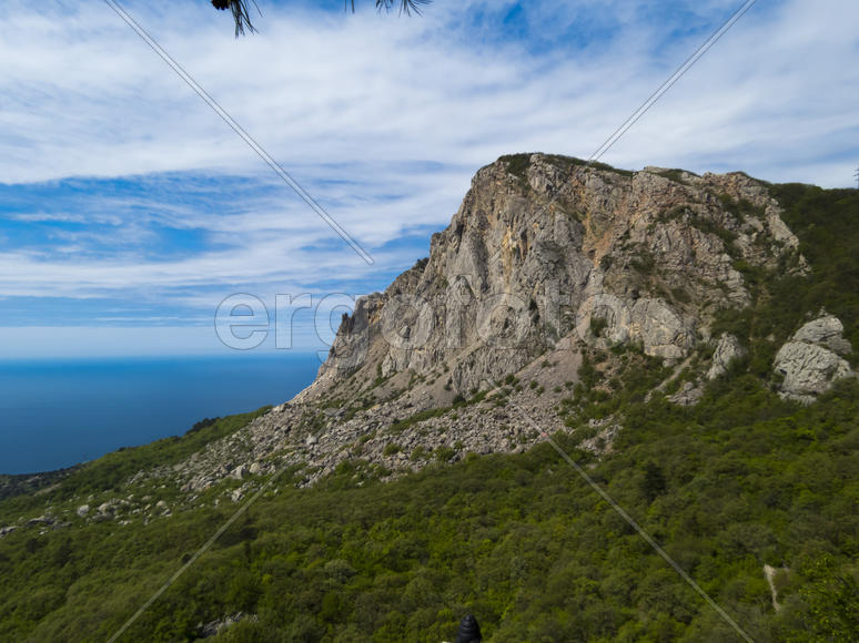 Mountains majestically tower it is necessary to all in the afternoon