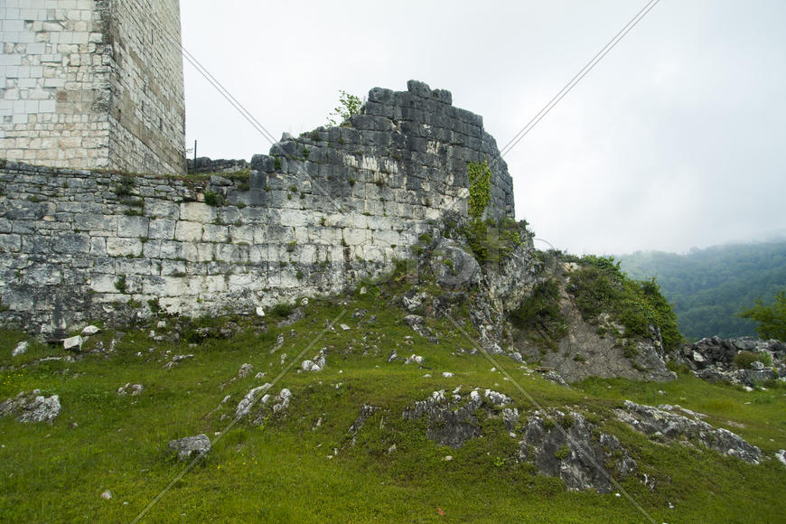 Ruins of ancient fortress remind people of last eras
