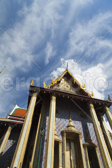 The beautiful Buddhist temple is pleasing to the eye of visitors and parishioners