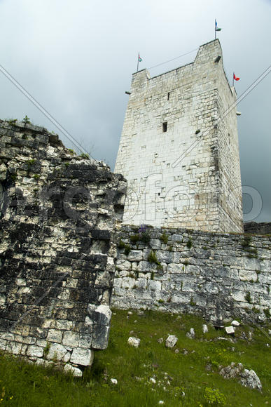 Ruins of ancient fortress remind people of last eras