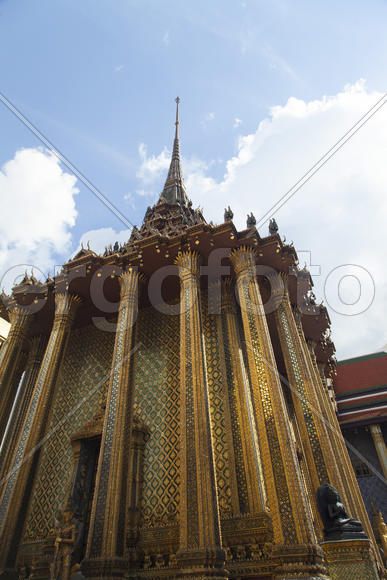 The beautiful Buddhist temple is pleasing to the eye of visitors and parishioners