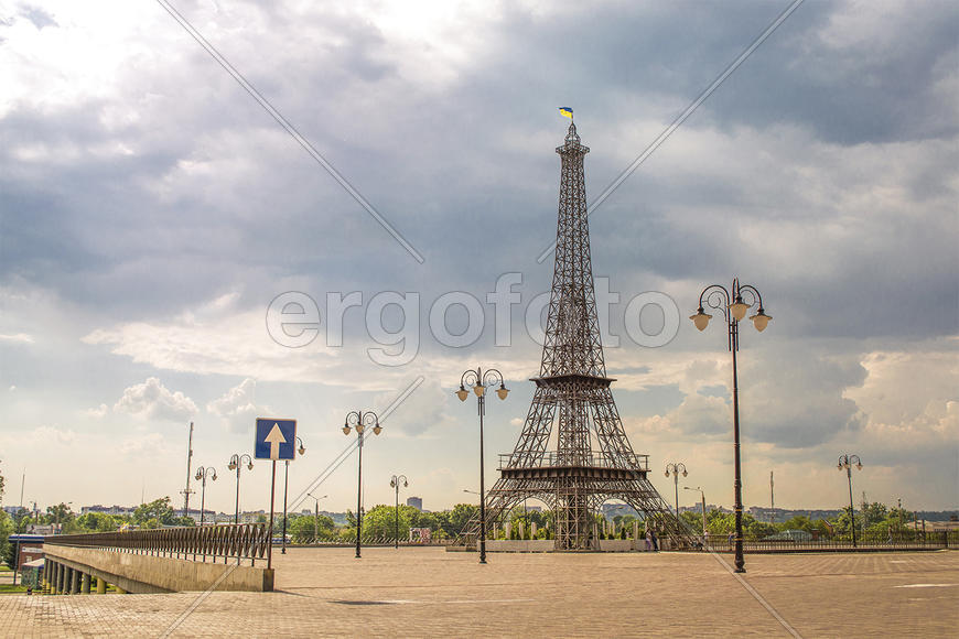 Эйфелева башня (Харьков)