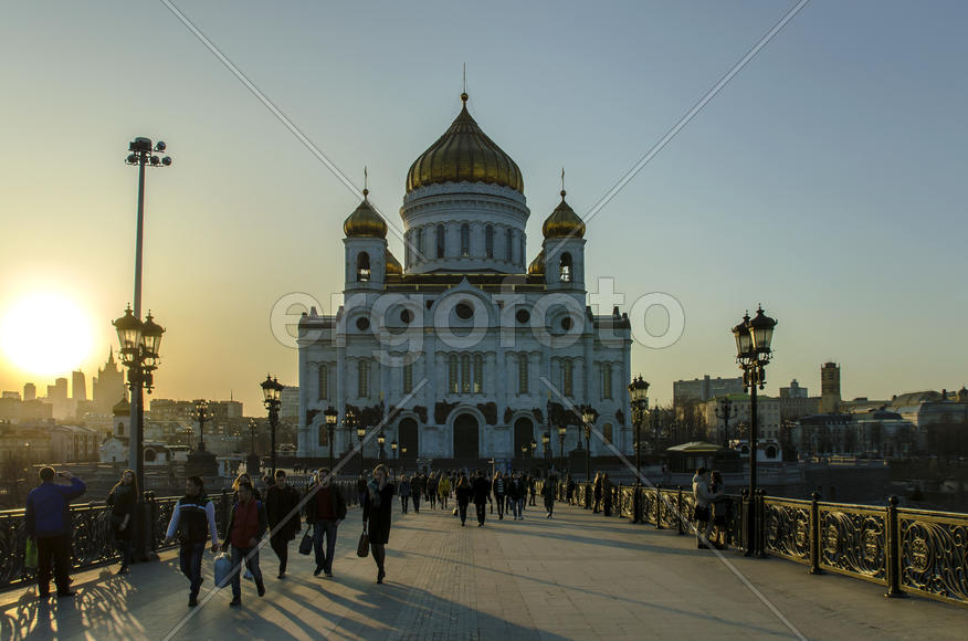 По дороге к храму...