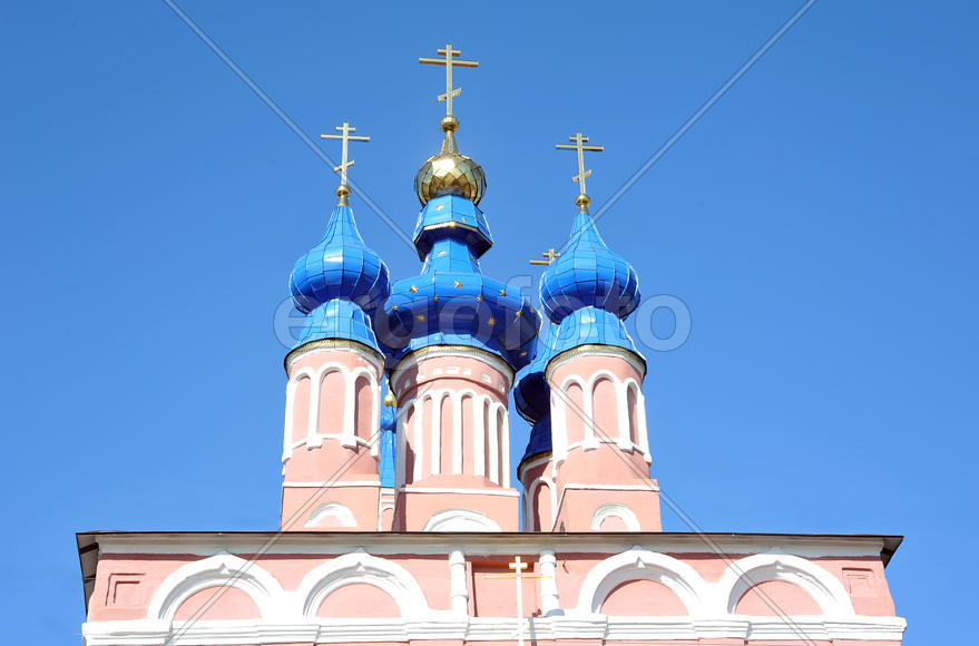 Купола церкви Рождества Пресвятой Богородицы