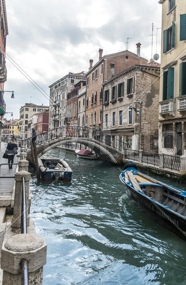 Каналы Венеции заполнение лодками 