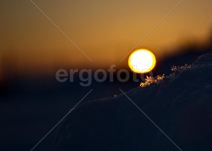 этюд с Солнцем и льдинкой