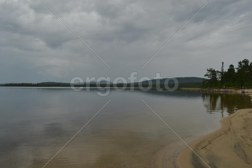 Водяная гладь озера 