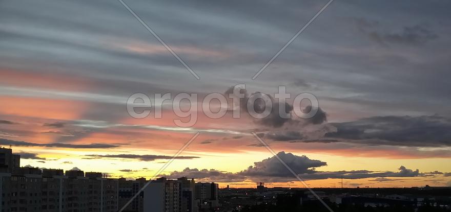 Закат над городом