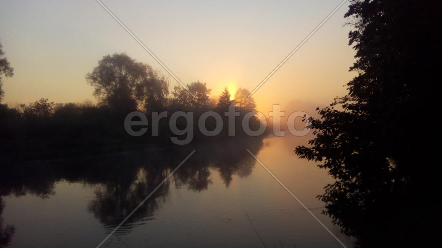 Рассвет над рекой Нёман, Беларусь