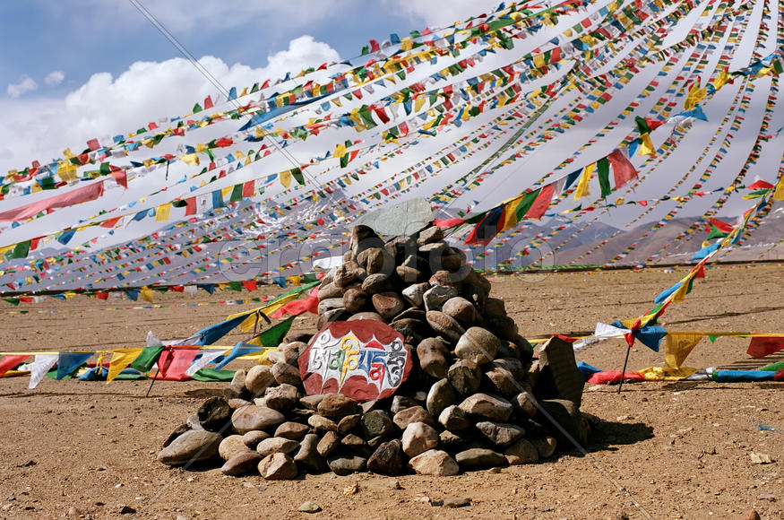 Чортен и Лунгта.