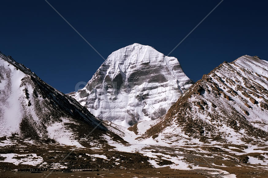 Вид на Северную стену горы Кйлаш.