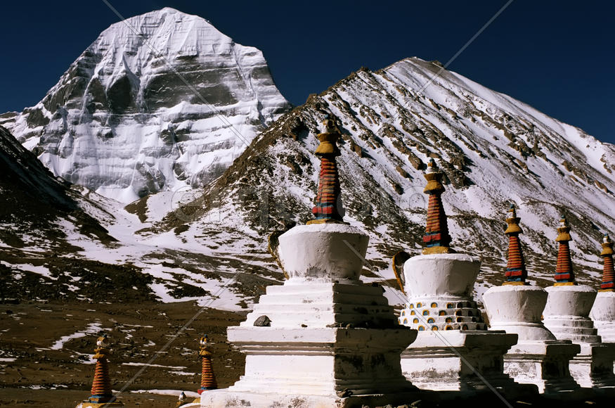 Ступы у Северной стены Кайлаша.