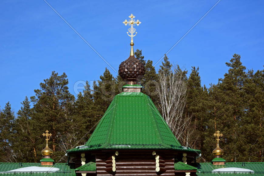 Крыша Надвратного храма в честь иконы Божьей Матери Иверская.