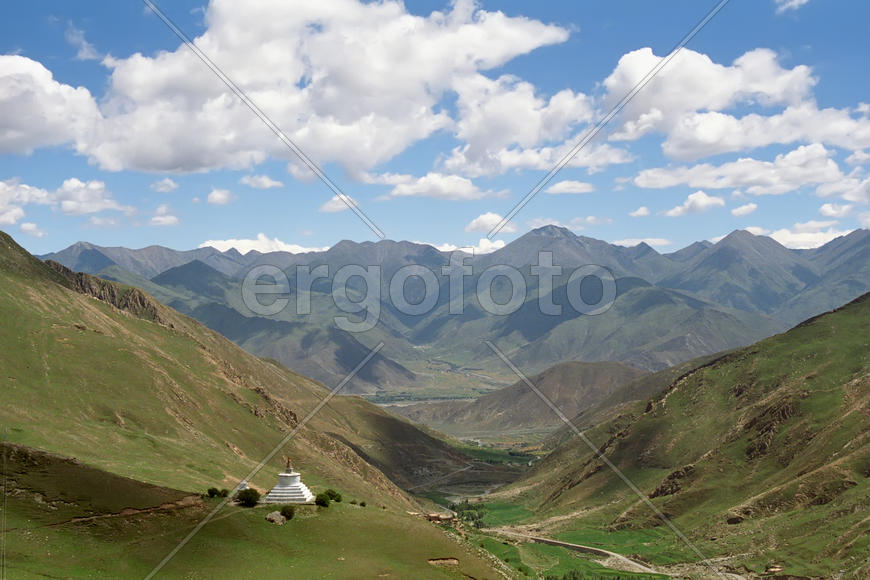 Вид в долину.