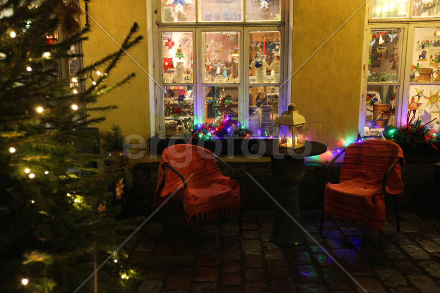 Во дворике старого города