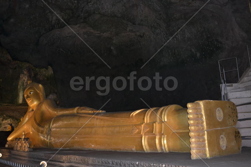 Тайланд. Провинция Пханг Нга. Храм Суван Куха (Wat Suwan Khuha)