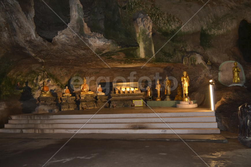 Тайланд. Провинция Пханг Нга. Храм Суван Куха (Wat Suwan Khuha)