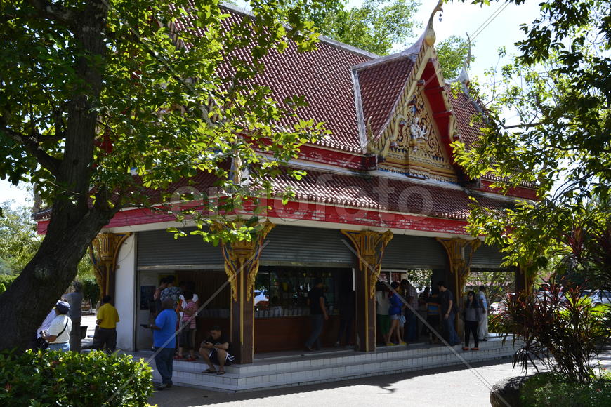 Тайланд. Остров Пхукет. Ват Чалонг