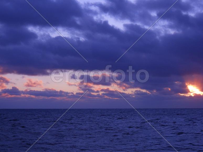 Облака над морем